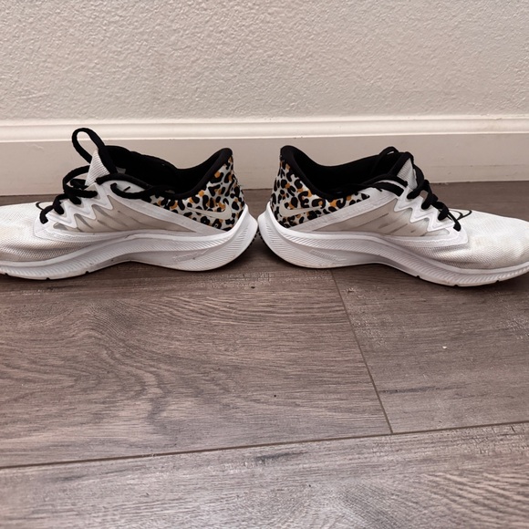 Nike Women’s Running Leopard Print Sneaker Size 9 - Picture 5 of 6